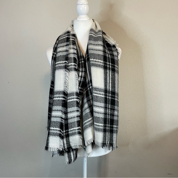 ModCloth Black Plaid Blanket Scarf 54” x 56” - Picture 2 of 7